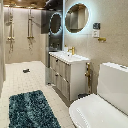 Quu A, Superior 4bd Detached Apartment Äkäslompolo