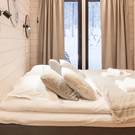 Quu A, Superior 4bd Detached Apartment